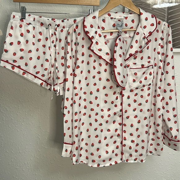Revolve Plush Strawberry Faux Silk Pajama Set in White & Red NWT - Picture 3 of 10